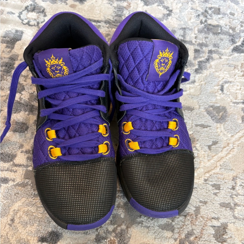 Nike LeBron Witness 8 "Lakers" Basketball Shoes - Black/Purple/Gold - Size 9